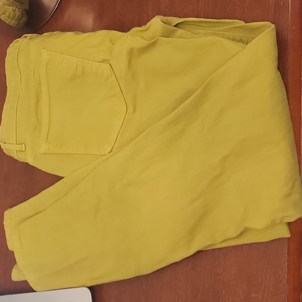 Pea green baggy pants